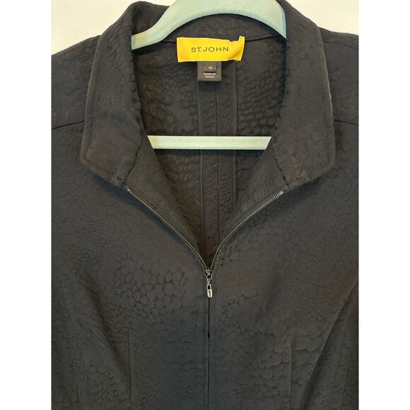St John Embossed Textured Blazer Jacket Zip Front 1/2 Sleeve Pockets Black Sz 10 - Picture 6 of 15